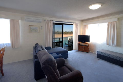 Marcel Towers Holiday Apartments - Accommodation Directory 6
