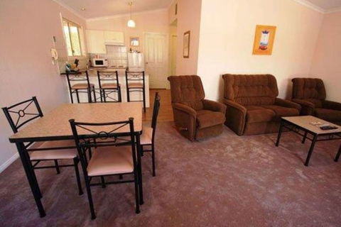 Comfort Inn Crystal - Accommodation Directory 6