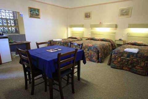 Comfort Inn Crystal - Accommodation Directory 7