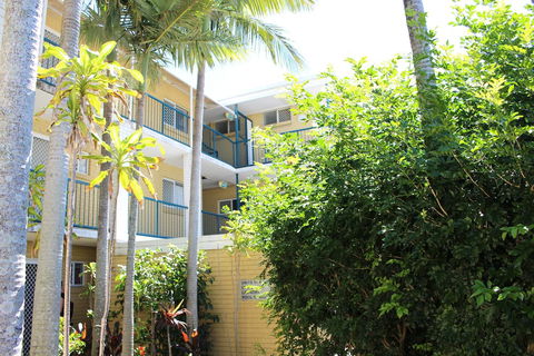 Broadwater Keys - Accommodation Directory 4