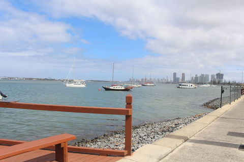 Broadwater Keys - Accommodation Directory 2