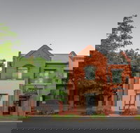 Majestic Old Lion Apartments