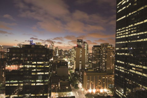 Oaks Melbourne On Lonsdale Suites - Accommodation Directory 0