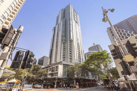Oaks Brisbane Festival Suites - Accommodation Directory 0