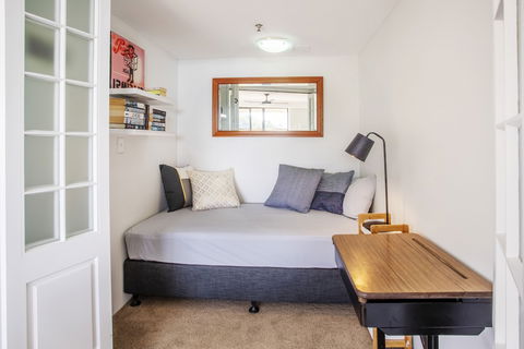 Gemini Court Holiday Apartments - Accommodation Directory 5