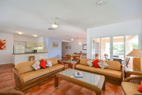 Balboa Holiday Apartments - Accommodation Directory 1