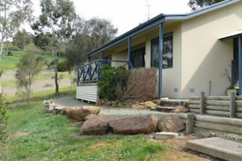 Riesling Country Cottages - Accommodation Directory 4