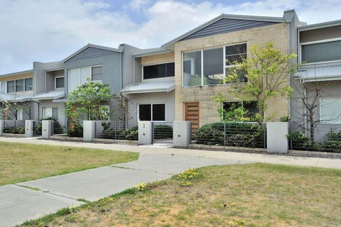 Amawind Rockingham Apartments - Accommodation Directory 1