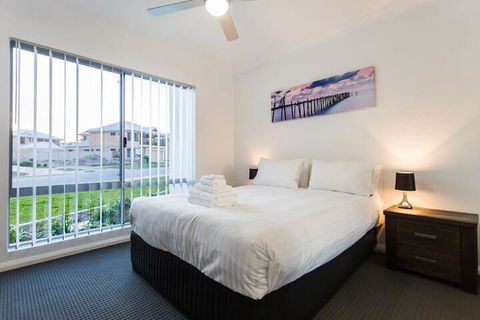 Reflections By Rockingham Apartments - Accommodation Directory 1
