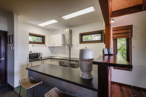 Lombok On Waterfall Retreat - Accommodation Directory 5