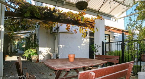 Aarn House B & B Airport Accommodation - Accommodation Directory 6