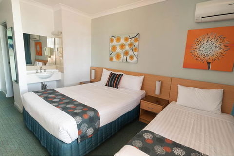 MARKETS HOTEL - Accommodation Directory 4
