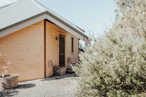 Kangaroo Ridge Retreat - Accommodation Directory 0