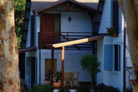 Sienna Lodge - Accommodation Directory 4