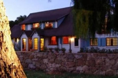 Sienna Lodge - Accommodation Directory 1