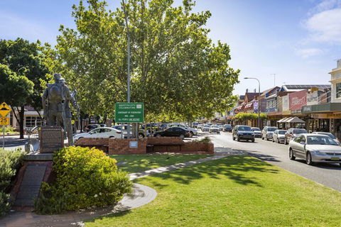 Quest Griffith - Accommodation Directory 4