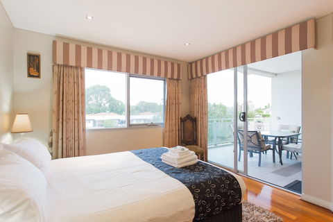 Spinnakers By Rockingham Apartments - Accommodation Directory 0