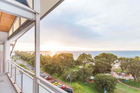 Spinnakers By Rockingham Apartments - Accommodation Directory 5
