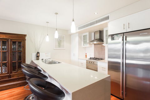 Spinnakers By Rockingham Apartments - Accommodation Directory 2