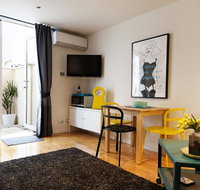 Position Perfect Carlton - Accommodation Directory