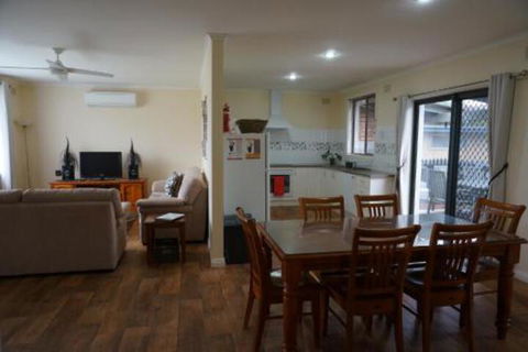 Kohinoor Getaway - Accommodation Directory 6