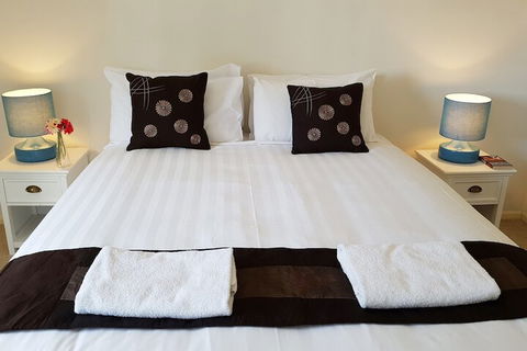 Anchor On Paramount - Accommodation Directory 3