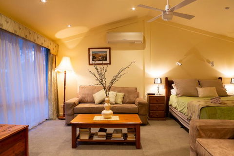 Courtsidecottage Bed & Breakfast - Accommodation Directory 3