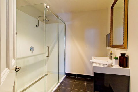 Deloraine Hotel - Accommodation Directory 4