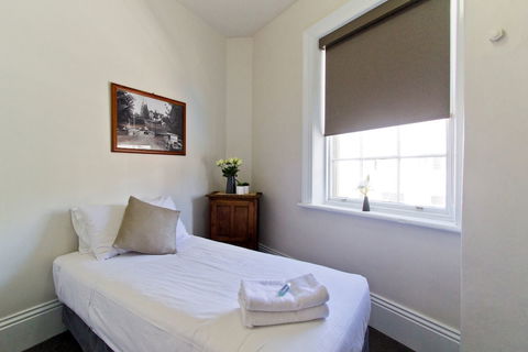 Deloraine Hotel - Accommodation Directory 6