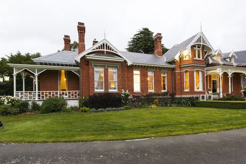 Arcoona Manor - Accommodation Directory 1