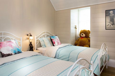 Arcoona Manor - Accommodation Directory 5