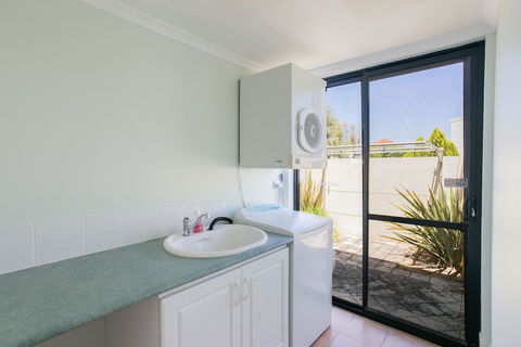 Seahaven Villas By Rockingham Apartments - Accommodation Directory 0