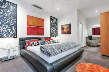 Barossa White House - Accommodation Directory 6