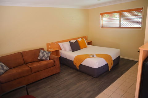 Country Roads Motor Inn Gayndah Qld - Accommodation Directory 2