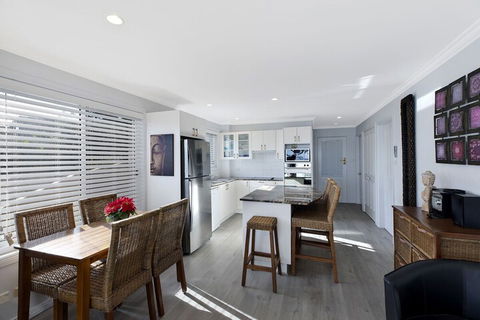 Ocean Pines 4 - Accommodation Directory 4