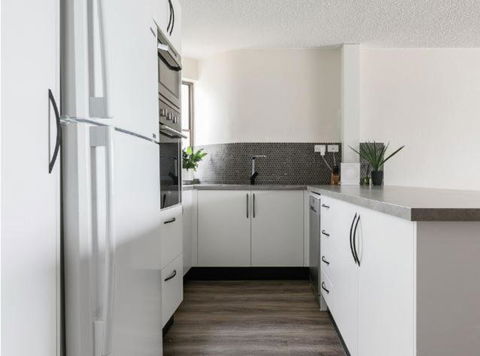 Alex Headland Beachfront - Accommodation Directory 1