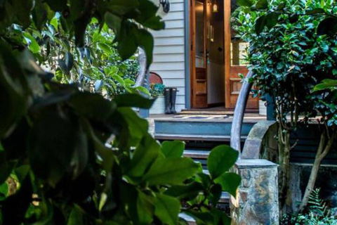 A Winter Rose - Accommodation Directory 2