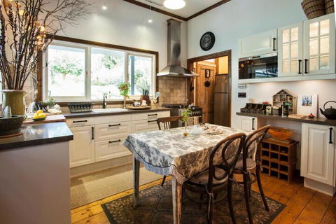A Winter Rose - Accommodation Directory 4