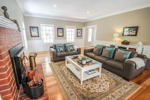 Arlington - Accommodation Directory 5