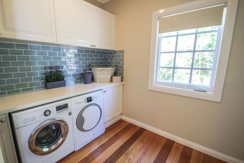 Arlington - Accommodation Directory 2