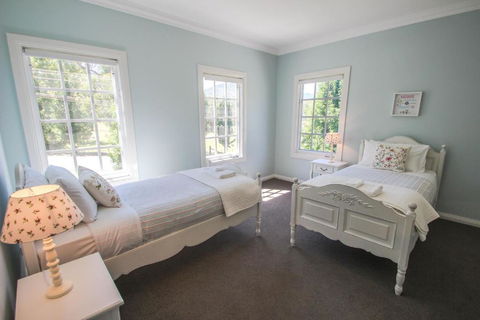 Arlington - Accommodation Directory 1