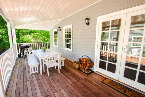 Arlington - Accommodation Directory 6