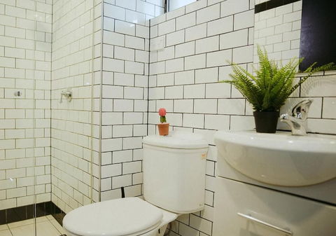 The Village Broadway - Accommodation Directory 3