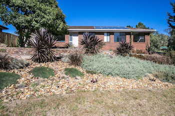 Fairhills - Beautifully Styled - Accommodation Directory 0