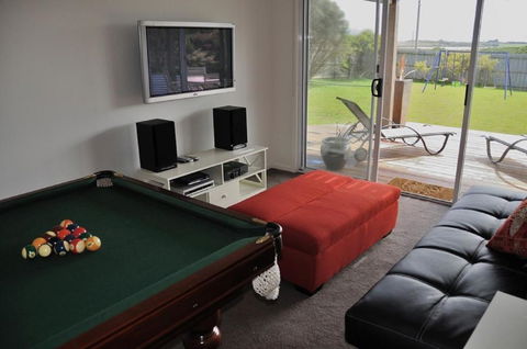 Island Daze Surf Beach Phillip Island - Accommodation Directory 4