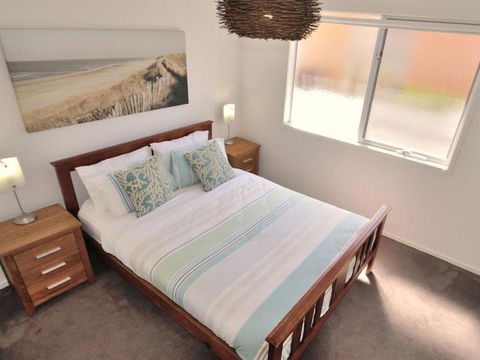 Island Daze Surf Beach Phillip Island - Accommodation Directory 2