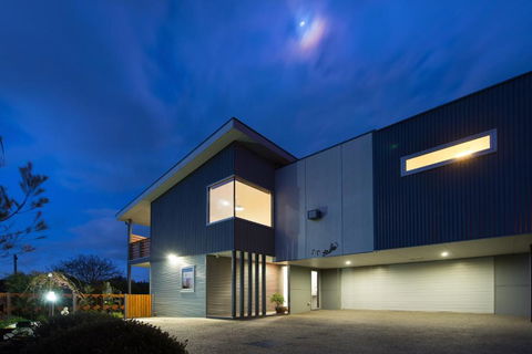 Azura - Accommodation Directory 4