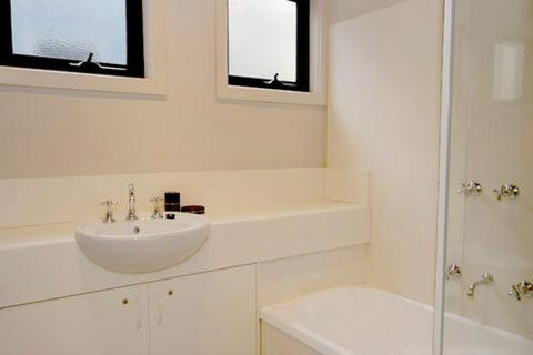 Discobolus 2 - Accommodation Directory 3