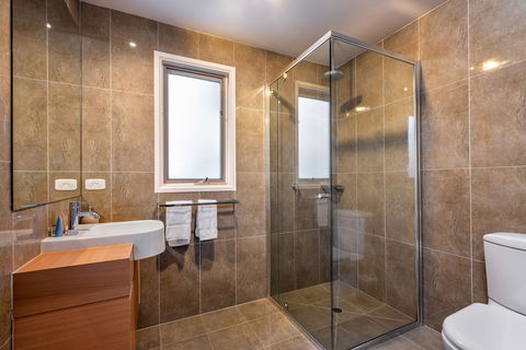 Alpenglow - Accommodation Directory 4