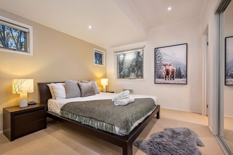 Alpenglow - Accommodation Directory 5